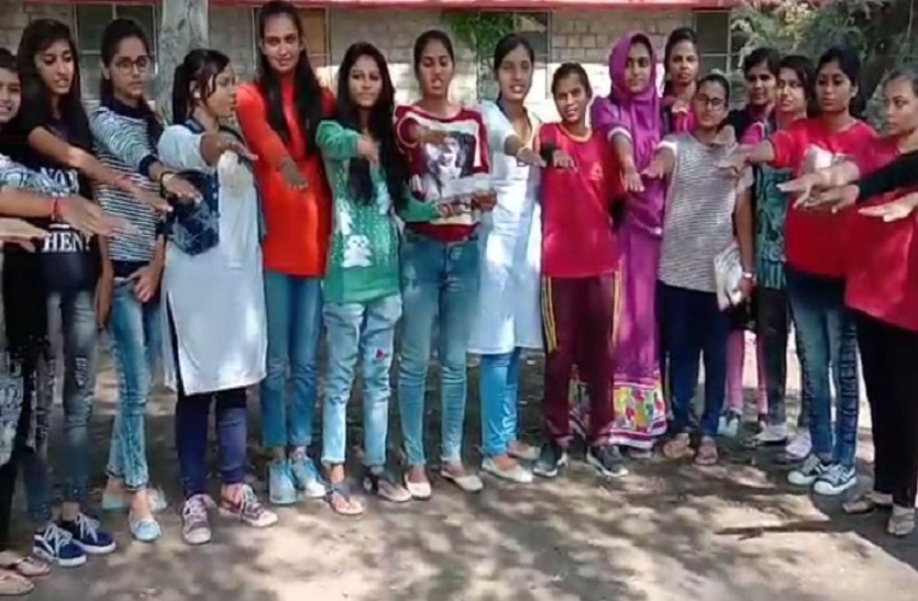 जागो जनमत 2018: कैंपस में गर्माया चुनावी माहौल, पसंद तय करने में जुटे युवा