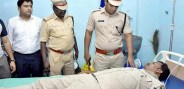 angry people attack on police , five constables injured