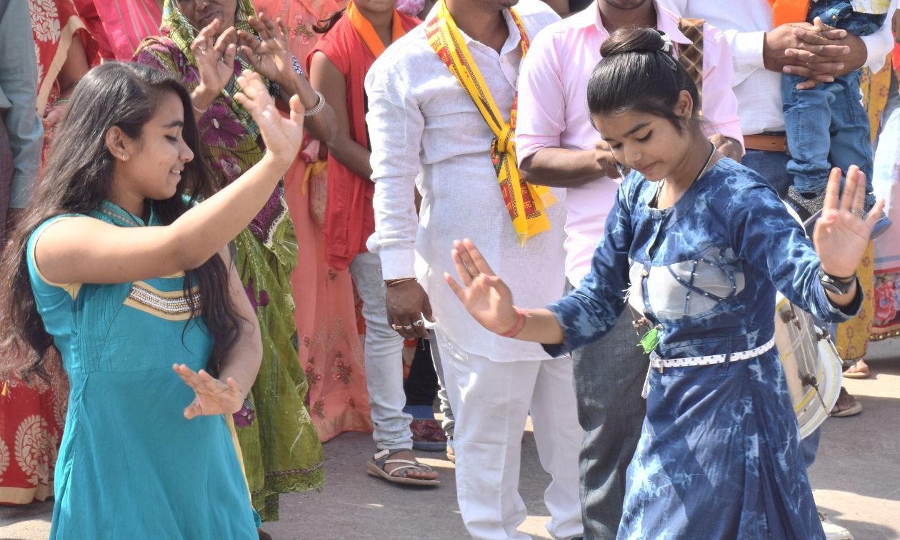 Dancing on hymns revolves around Sri Krishna Gaushala