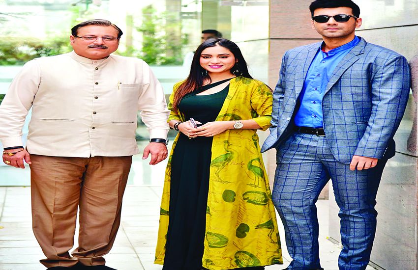 Special discussions with actor Manoj Joshi, who arrived in the city