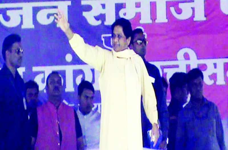 सभा में उम्मीद से अधिक भीड़