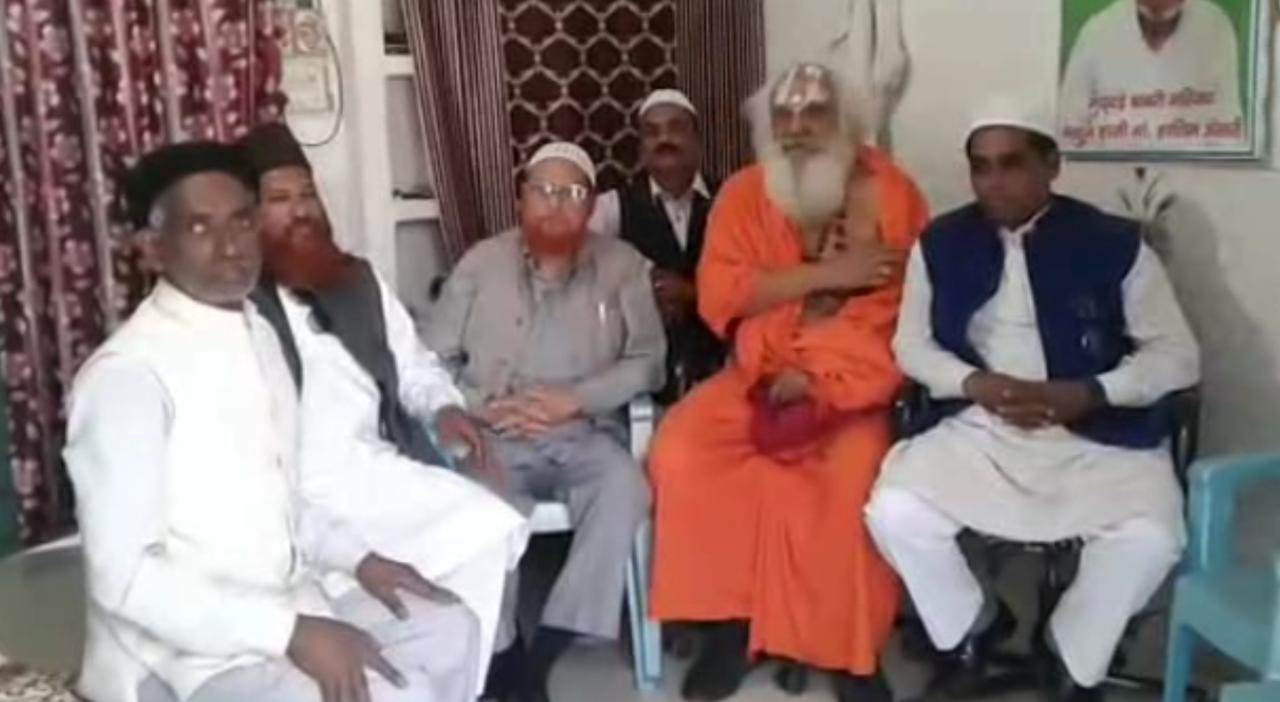 Saints said iqbal Ansari Muslim community can live in Ayodhya temple