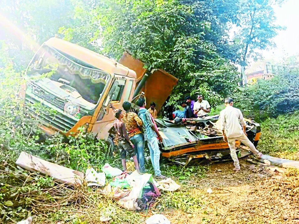 Fierce clash: Three killed in chitrakoot road accident