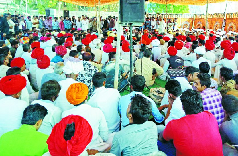 Resignation sent by Congress office bearers, demand for change in cand