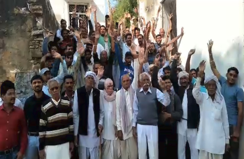 भाजपा पदाधिकारियों ने दिए इस्तीफे