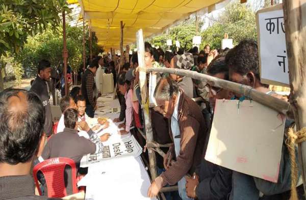 Photo Gallery : लोकतंत्र के पर्व में हम निभा रहे अपनी ड्यूटी, अब आपकी बारी...