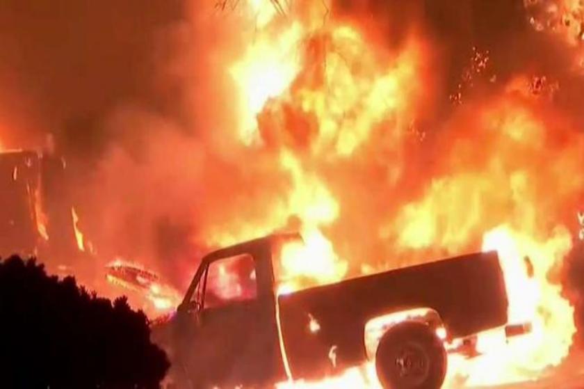 california fire takes 77 lives till now around 10k houses devasted