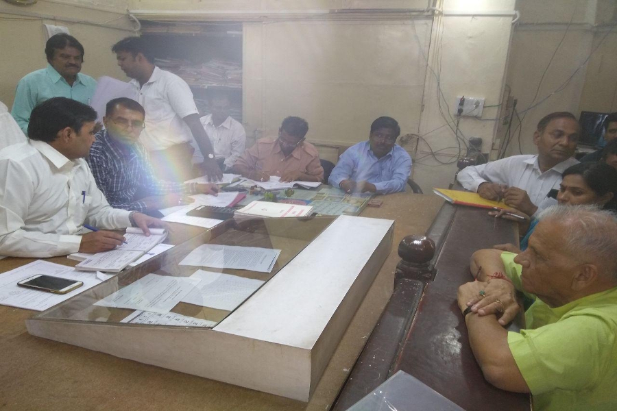 भतीजे को आगे करने के बाद भी विधायक भंसाली ने भरा नामांकन, राजनीति के गलियारों में गर्मा गई चर्चा