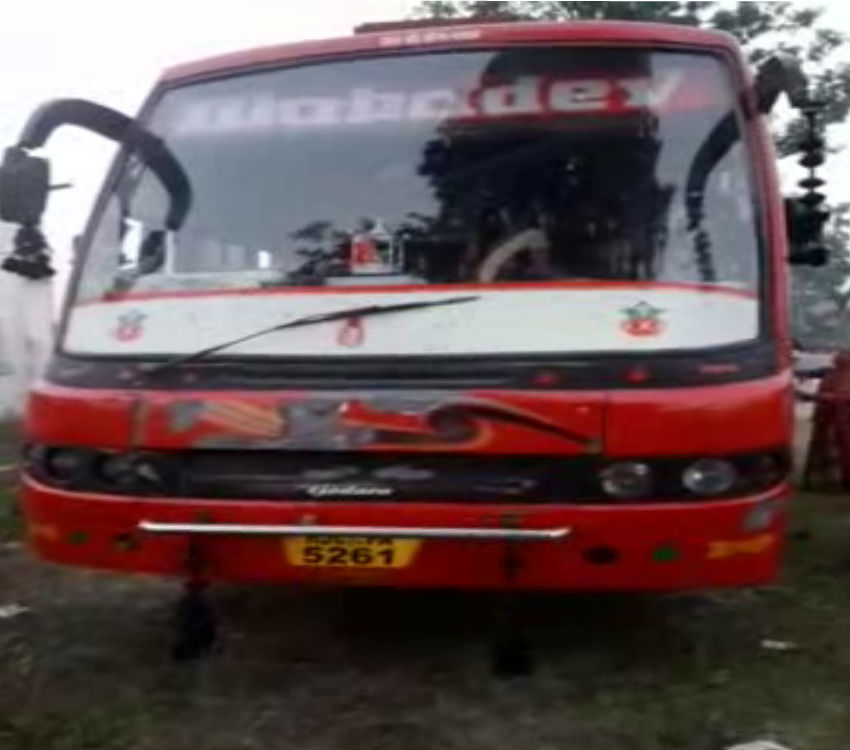 Electric shock caught in a bus full of devotees,9 injured