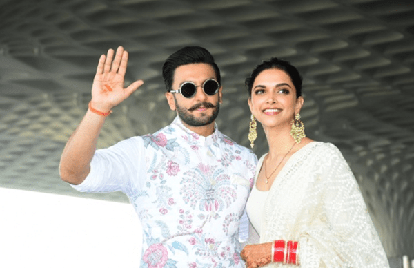 रिसेप्शन के लिए बेंगलुरु रवाना हुए रणवीर-दीपिका, एयरपोर्ट पर इस अंदाज में आए नजर
