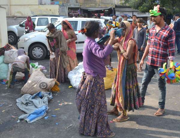 Two women fight for garbage