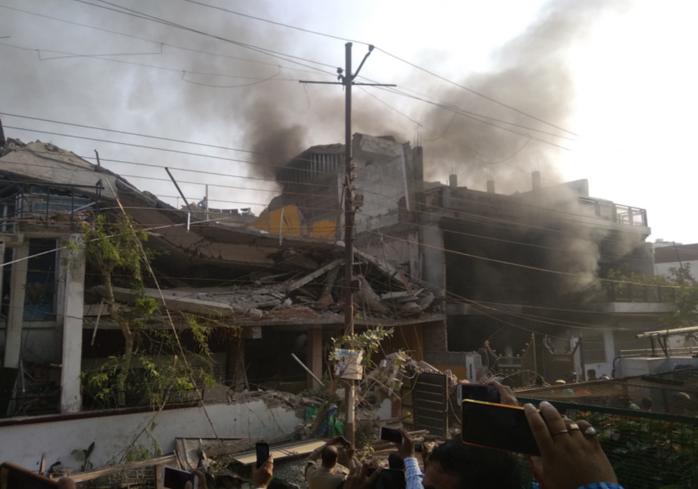 building collapse in gomti nagar