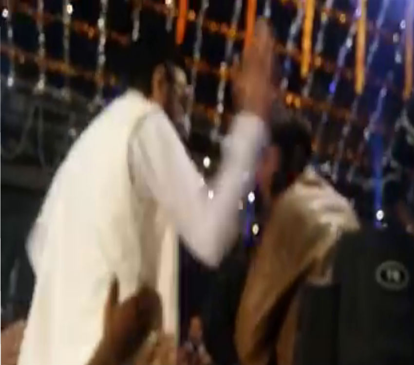 Tauqeer Raza Khan beaten youth play DJ in julus e Mohammadi