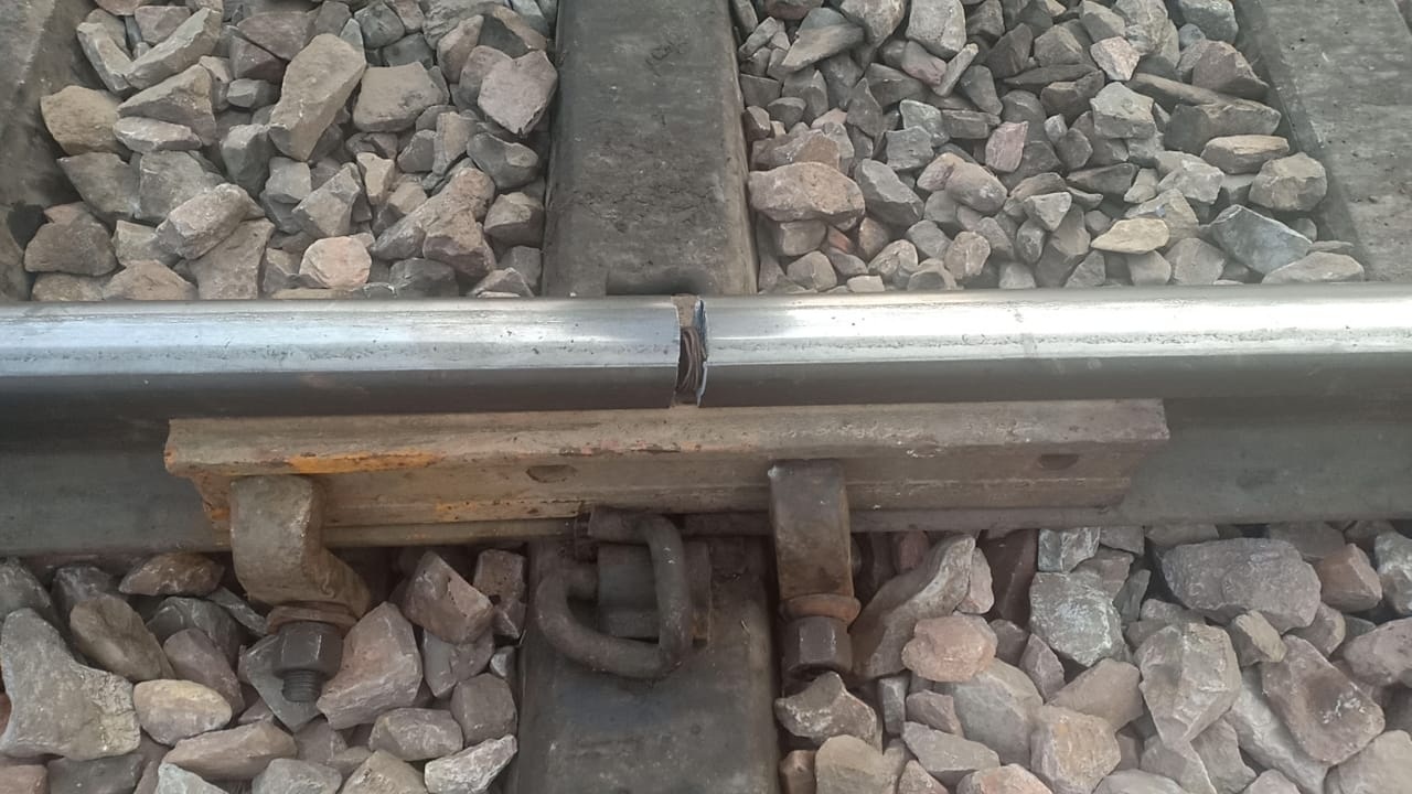 रेल लाइन में फ्रेक्चर