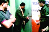 मतगणना होने तक प्रशासनिक अधिकारी यहां की सुरक्षा व्यवस्था पर नजर रखेंगे