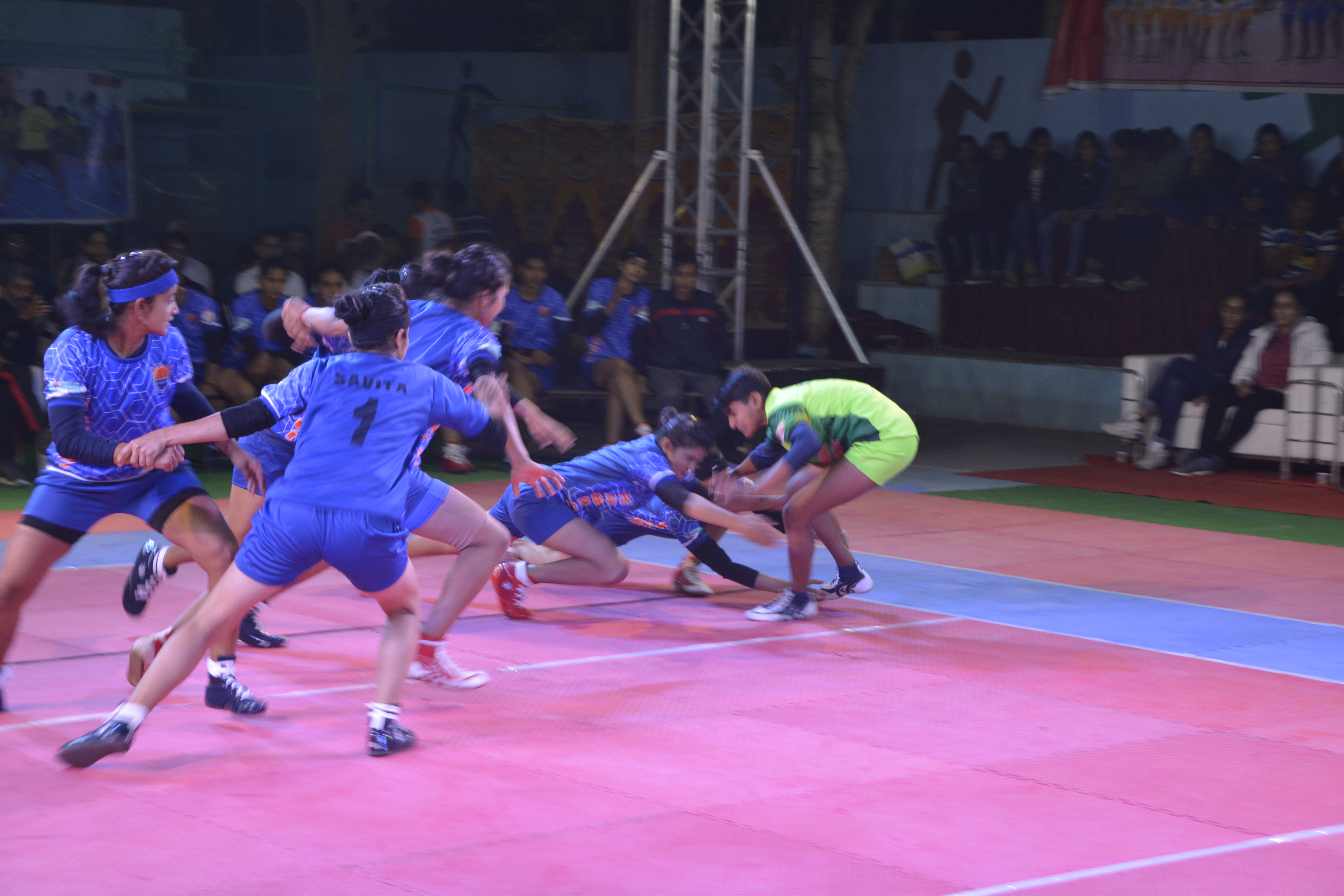 video : वुमन कबडड्डी मैच में दिखा ये शानदार नजारा , खिलाडिय़ों ने एक दूसरे को चखाया मजा