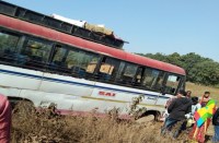 साईं ट्रेवेल्स के आगे का पहिया निकला, बड़ी दुर्घटना टली