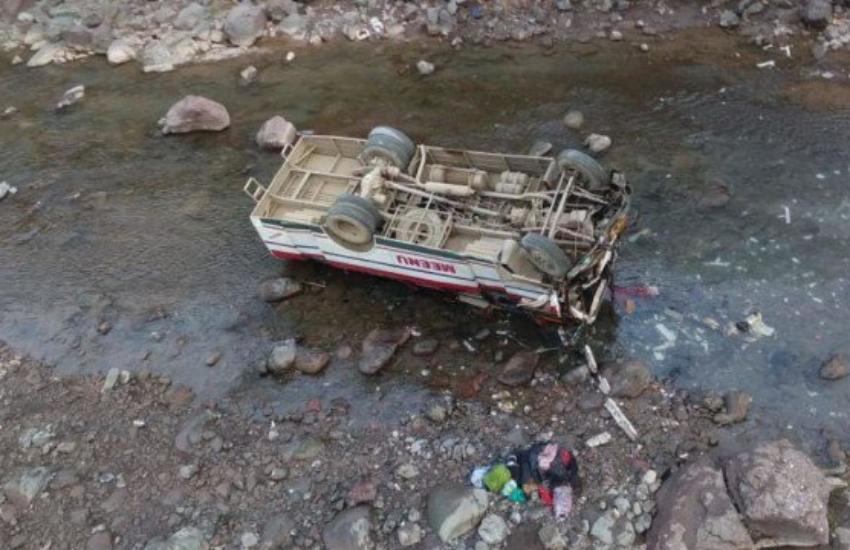 हिमाचल प्रदेश: जलाल खड्ड पुल से नीचे गिरी बस, हादसे में 9 लोगों की मौत