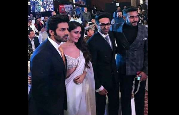 kareena kapoor look stunning and hot in white saree photos viral