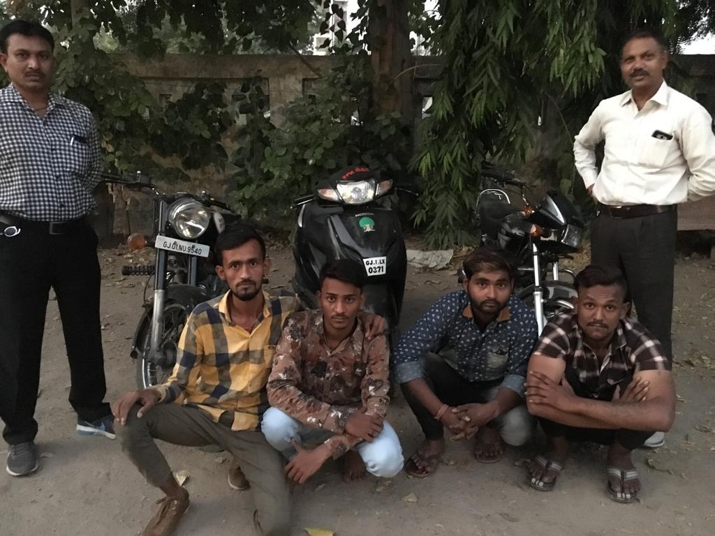 Mobile loot gang busted, 4 accused arrested