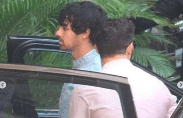 प्रियंका चोपड़ा के घर हुई पूजा में जेठानी सोफी टर्नर के देसी अंदाज ने चुराया सबका दिल