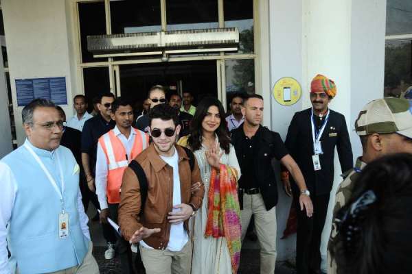 priyanka chopra latest pics
