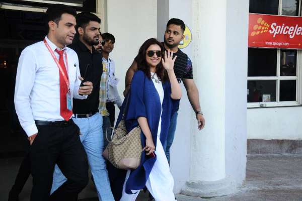 priyanka chopra latest pics