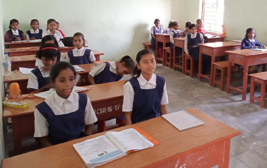 MP Govt school without teacher, Studies stop in Singrauli