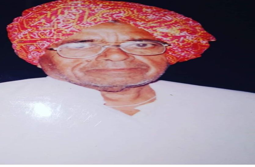 Karauli Ramkumar Meena 94, former MP of Sawimadhapur who travels fro