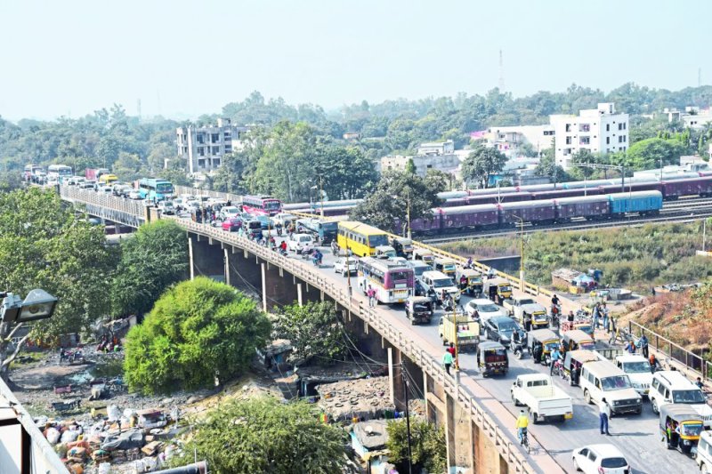 jam ke jham se jujhata satna shahar