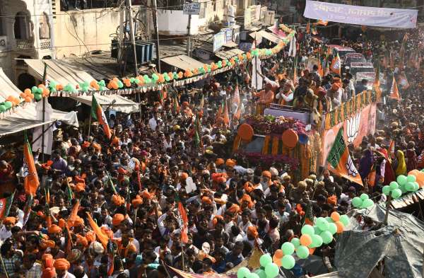 beautiful pics of amit shah's road show in ajmer