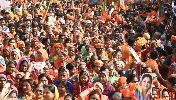 beautiful pics of amit shah's road show in ajmer