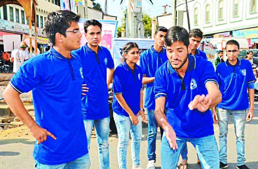 rajasthan election Voting ballot by street play in bhilwara
