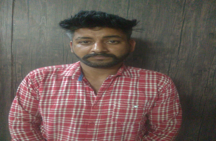 wanted accused thet police from pistol to