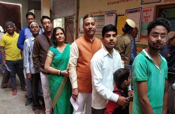 Rajasthan Election 2018 Live : Alwar Politicians Voting Photos