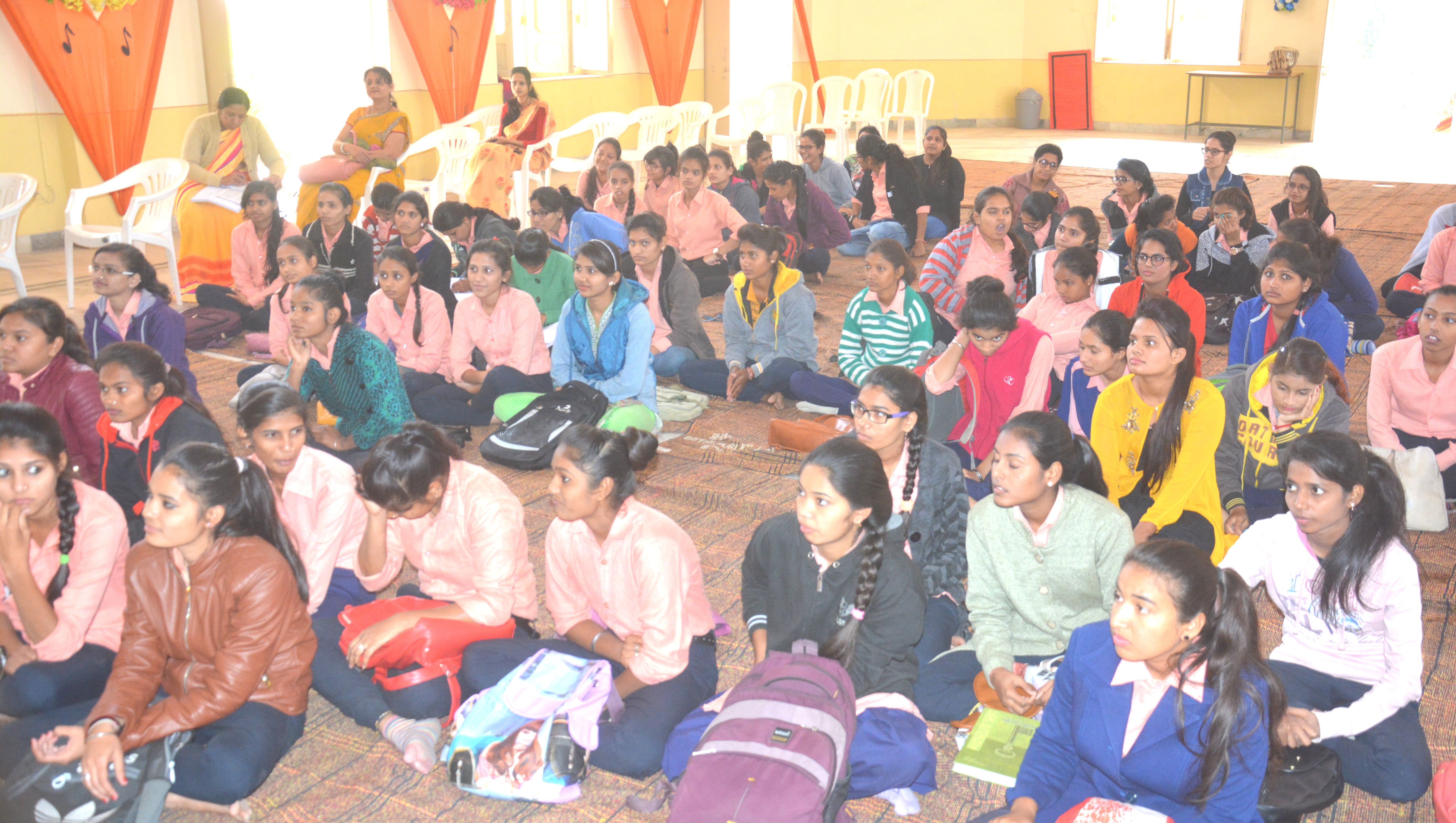 वर्धमान गर्ल्स कॉलेज में विविध आयोजन