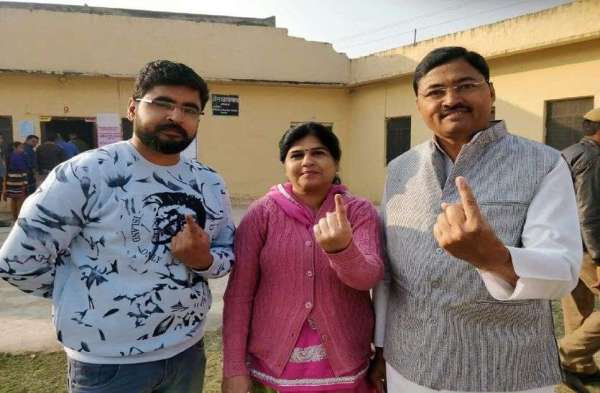 Rajasthan Election 2018 Live : Alwar Politicians Voting Photos