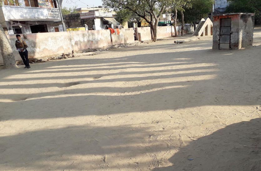 gandhi-shedding-tears-on-the-plight