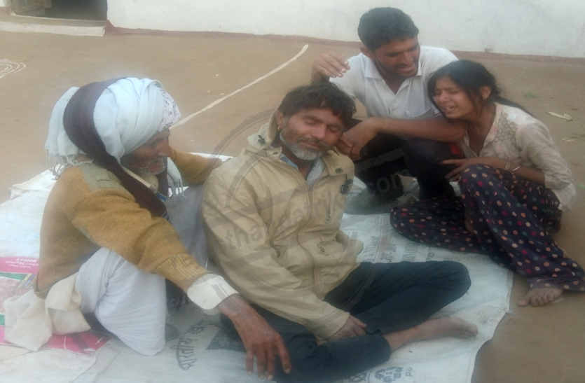 Boy's death came in the grip of high tension line in bhilwara