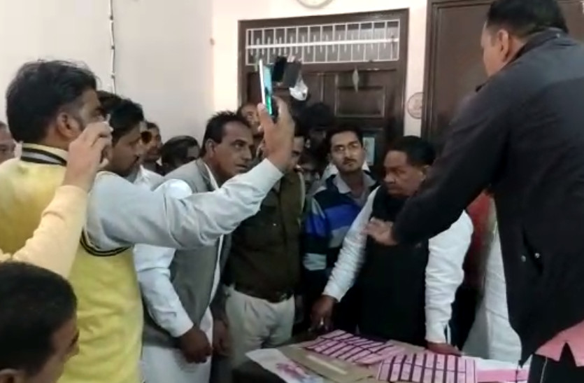 Election 2018: ballet papers found in a shop of Hanumangarh