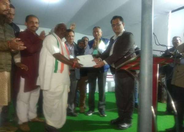 Chintamani Maharaj after got victory certificate