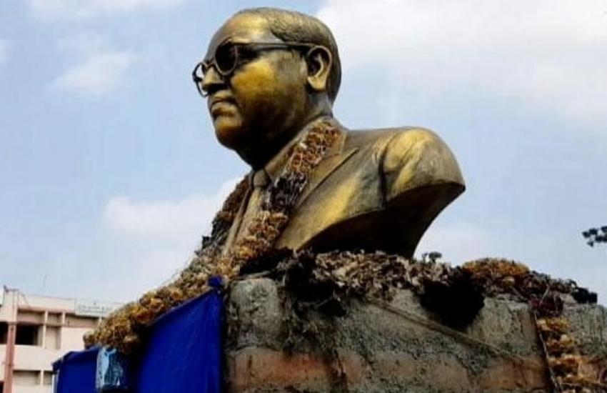 बेंगलुरु: रातों-रात छह फुट ऊंचा प्लेटफॉर्म बनाकर लगा दी गई भीमराव अंबेडकर की मूर्ति, रहस्य बरकरार