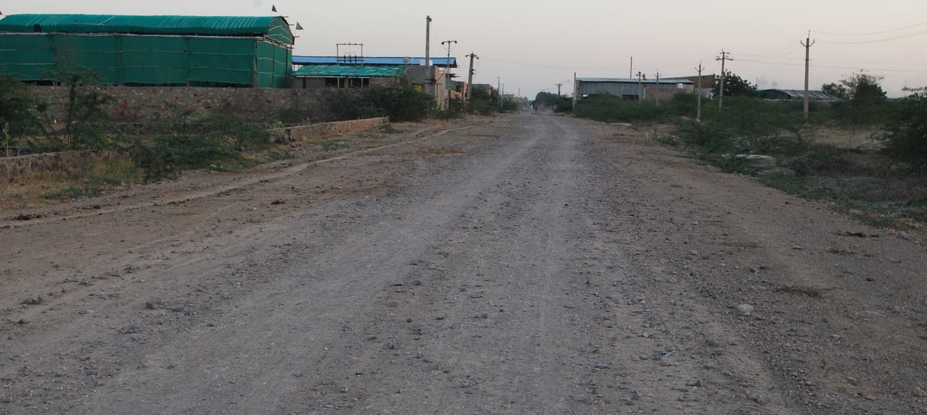 बायपास का अधूरा निर्माण, हर दिन लोग परेशान