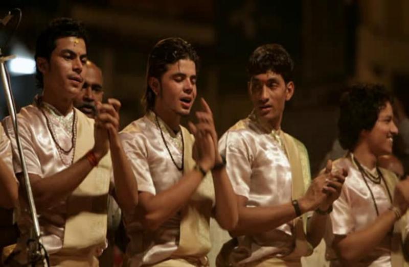 ताली बजाना