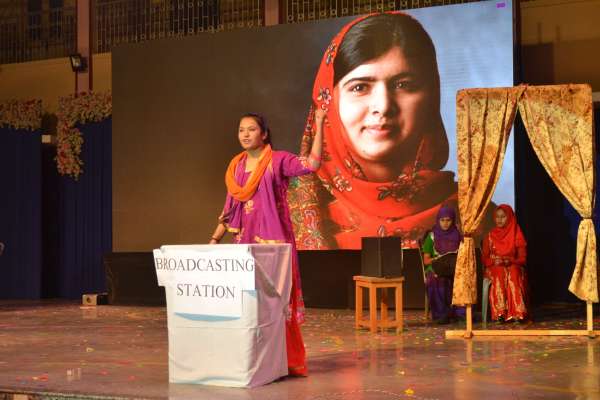 beautiful pics of annual function program 