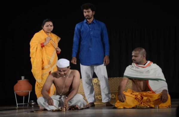महा ब्राह्मण नाटक की प्रस्तुति