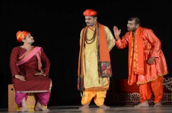 महा ब्राह्मण नाटक की प्रस्तुति