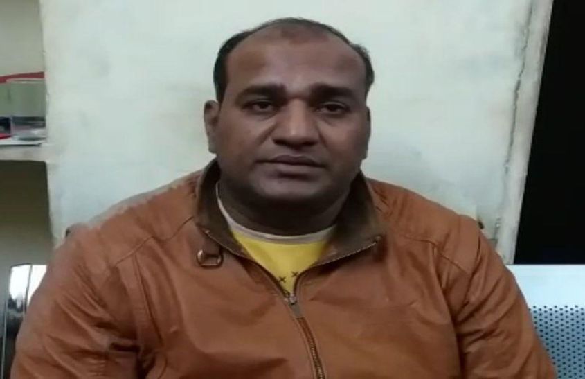 Bike Rider Collection Agent Looted 8.18 Lakhs