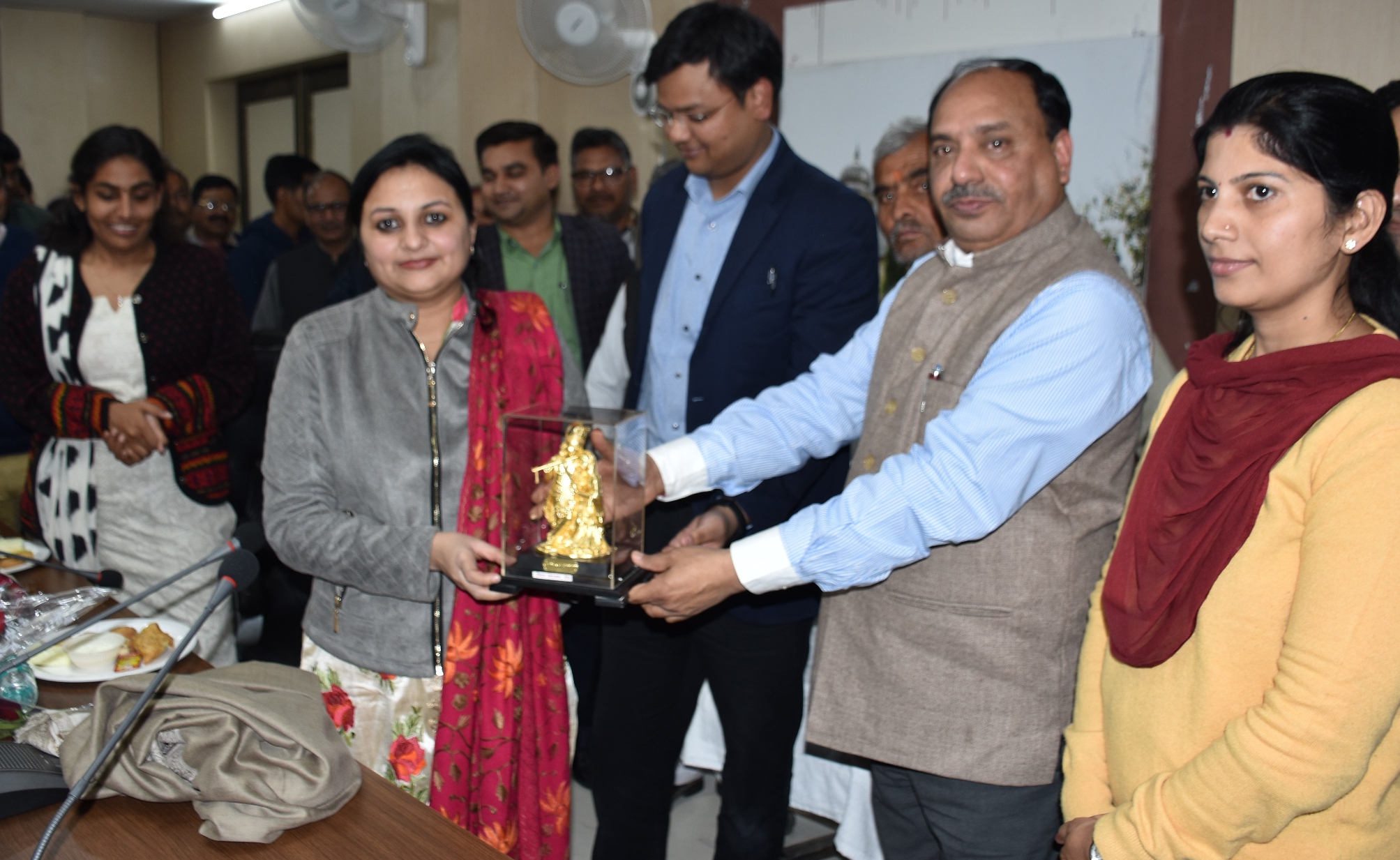 Employees farewell to collector