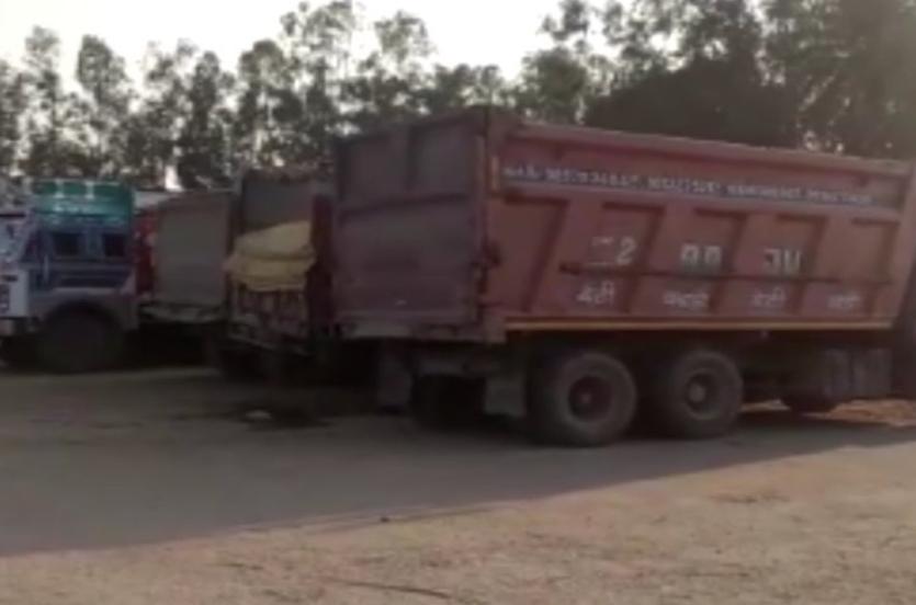 ट्रकों में अवैध रूप से जा रहा था एेसा सामान, एसडीएम ने देखते ही कर दी ये कार्रवार्इ- देखें वीडियो